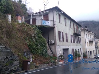 Appartamento in Vendita a Pornassio, 78'000€, 160 m²