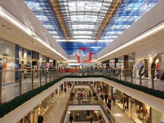 Immobile commerciale in Affitto a Borgo a Mozzano, zona Diecimo, 1'300€, 90 m²