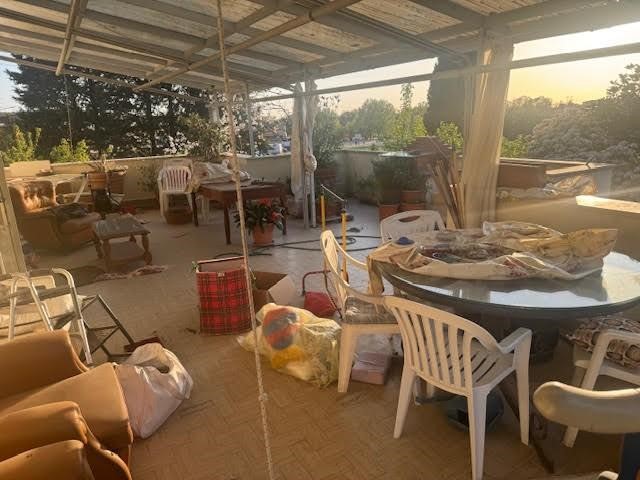 Appartamento in Vendita a Calci, 390'000€, 220 m², con Box