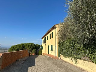 Villa in Vendita a San Miniato, zona Cigoli, 690'000&euro;, 210 m²