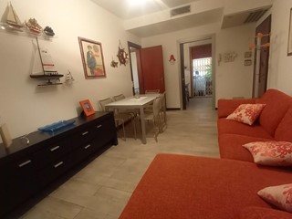 Quadrilocale in Vendita a Camaiore, zona Lido di Camaiore, 295'000&euro;, 60 m², arredato