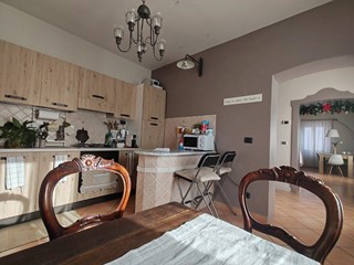 Quadrilocale in Vendita a Massa, 210'000&euro;, 85 m²