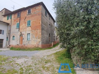Casa Indipendente in Vendita a Lamporecchio, 85'000€, 260 m²