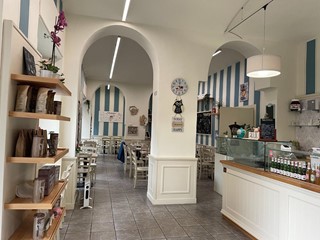 Attività commerciale in Vendita a Torino, 50'000€, 130 m²