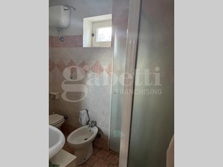 Trilocale in Vendita a Pietrastornina, 18'000&euro;, 60 m², arredato