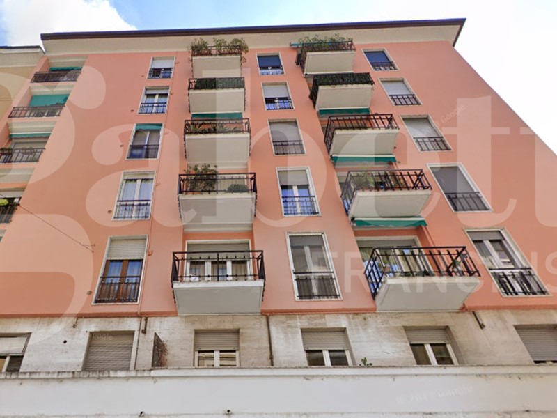 Appartamento in Vendita a Verona, 295'000€, 135 m²