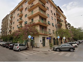 Negozio in Vendita a Palermo, 1250 m²