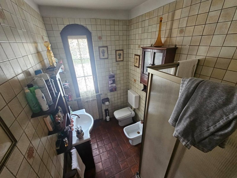 Villa in Vendita a Ventimiglia, 1'100'000€, 282 m², con Box