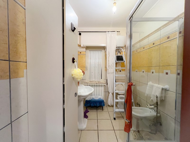 Attività commerciale in Vendita a Fiuggi, 650'000€, 1200 m²