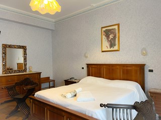 Attività commerciale in Vendita a Fiuggi, 650'000€, 1200 m²