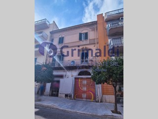 Appartamento in Vendita a Bagheria, 87'000€, 133 m²