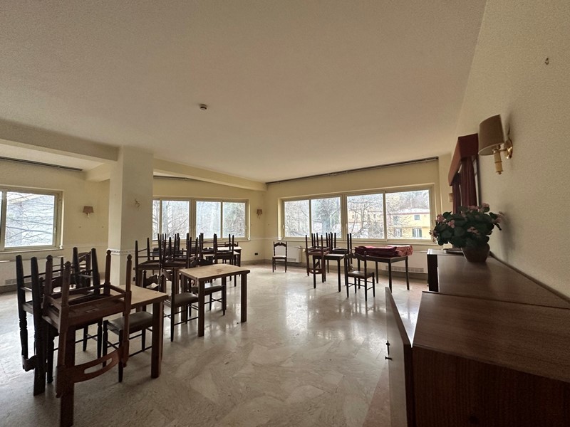 Attività commerciale in Vendita a Fiuggi, 550'000€, 2500 m²