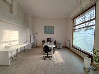 Negozio in Vendita a Corbetta, 98'000€, 43 m², arredato