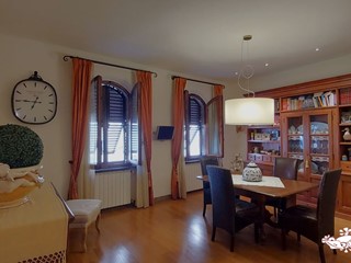 Quadrilocale in Vendita a San Gimignano, 365'000€, 151 m²