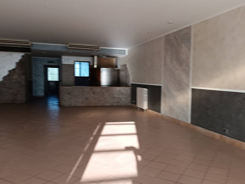 Attività commerciale in Vendita a San Francesco al Campo, 195'000€, 205 m²