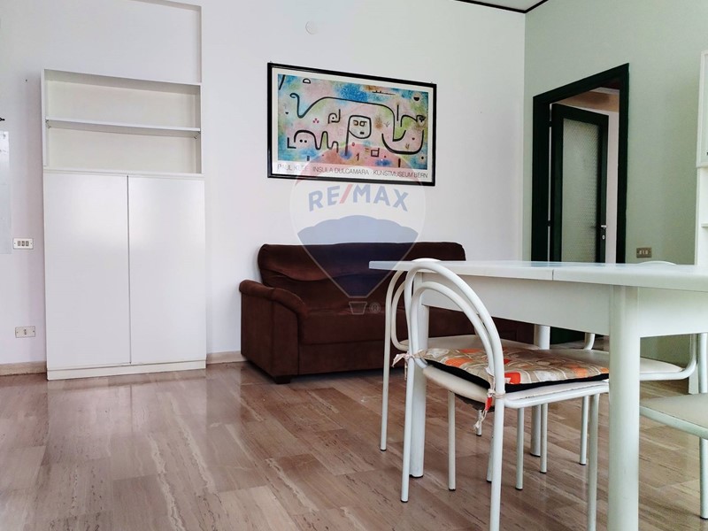 Trilocale in Vendita a Ancona, zona Semicentro, 89'000€, 60 m², arredato