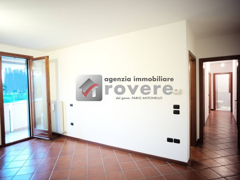 Appartamento in Vendita a Villorba, zona Fontane, 225'000€, 125 m²