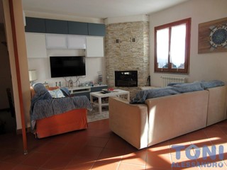 Villetta a schiera in Vendita a Empoli, 450'000€, 200 m², con Box