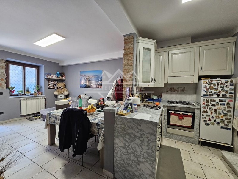 Quadrilocale in Vendita a Carrara, 140'000€, 75 m², arredato