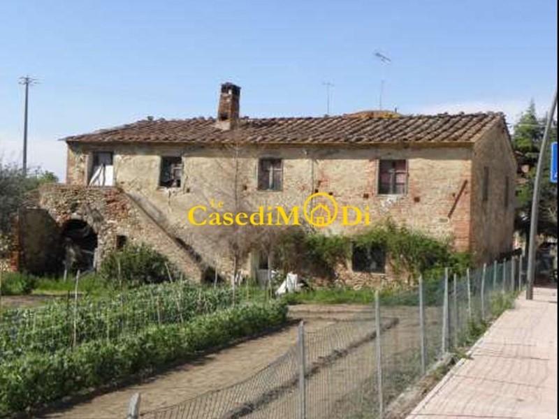 Casa di corte in Vendita a Crespina Lorenzana, zona Crespina, 198'000€, 330 m²