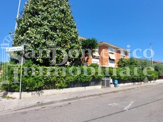 Villa in Vendita a Cascina, zona Casciavola, 475'000€, 200 m², con Box