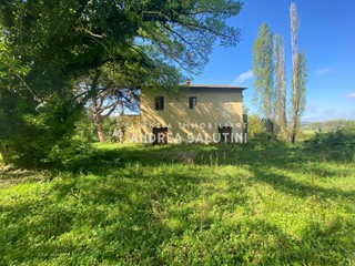 Casale in Vendita a San Miniato, zona Corazzano, 369'000€, 1130 m²