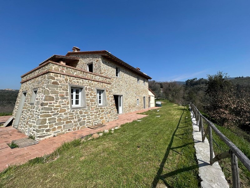 Casale in Vendita a Vinci, 780'000€, 330 m²
