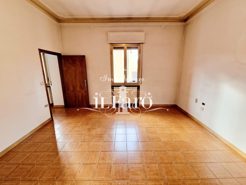 Casa Indipendente in Vendita a Prato, zona San Giorgio a Colonica, 230'000€, 100 m²