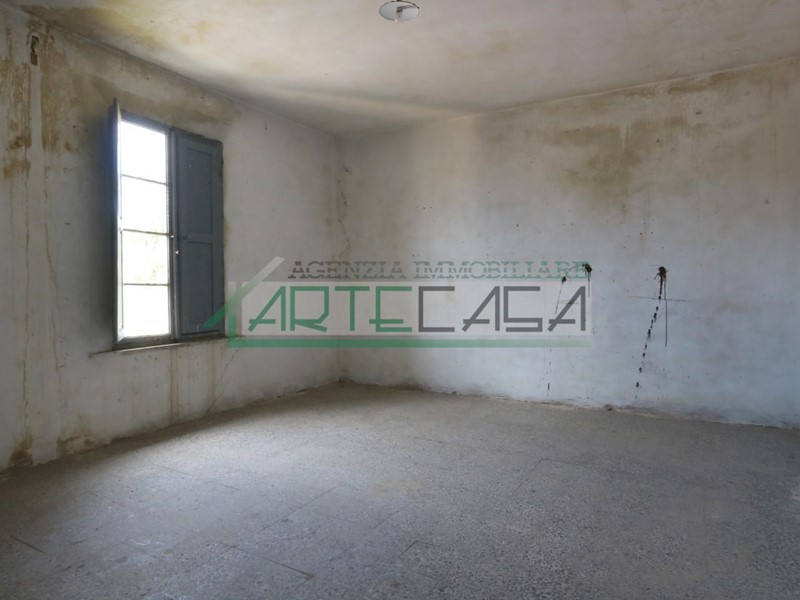 Casale in Vendita a Vicopisano, zona Uliveto Terme, 147'000€, 280 m²