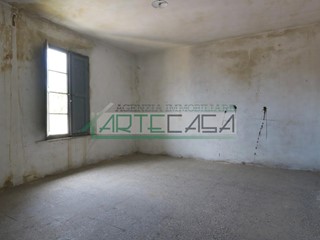 Casale in Vendita a Vicopisano, zona Uliveto Terme, 147'000€, 280 m²