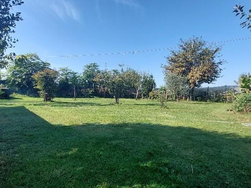 Casa Indipendente in Vendita a Pistoia, 385'000€, 220 m², con Box