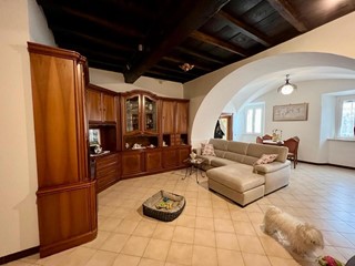 Quadrilocale in Vendita a Acuto, 150'000€, 183 m², arredato