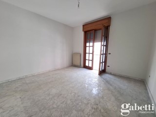 Ufficio in Affitto a Pomigliano d'Arco, 800€, 85 m²