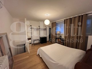 Bilocale in Affitto a Milano, 1'150€, 83 m²