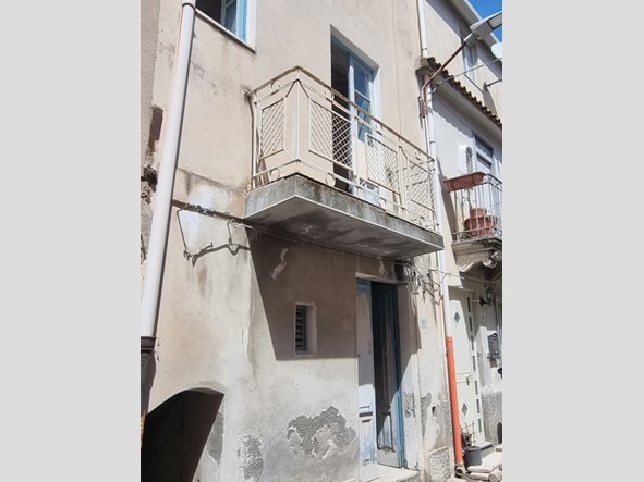 Casa Indipendente in Vendita a Gualtieri Sicaminò, 19'000€, 97 m²