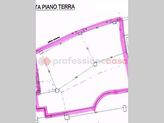 Negozio in Vendita a Arezzo, 340'000€, 170 m²