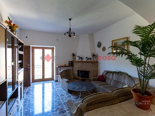 Appartamento in Vendita a Trentinara, 150'000&euro;, 336 m²