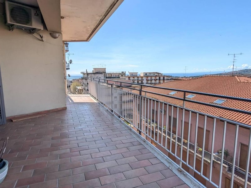 Attico in Vendita a Acireale, 160'000€, 135 m²
