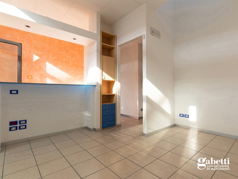 Negozio in Vendita a San Giovanni in Marignano, 165'000€, 100 m²