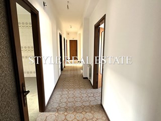 Appartamento in Vendita a Siracusa, zona TERACATI, 144'000&euro;, 141 m²