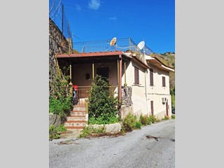 Villa in Vendita a Messina, 75'000€, 100 m²