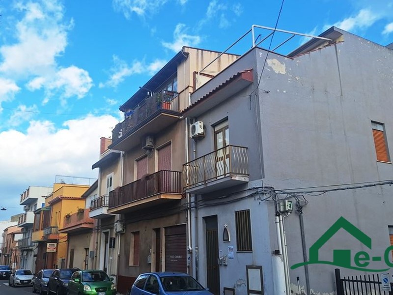 Villa in Vendita a Roccalumera, 119'000€, 176 m²