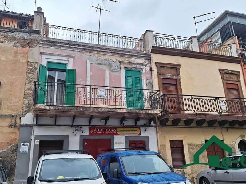 Casa Semi Indipendente in Vendita a Messina, 49'000€, 90 m²