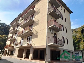 Quadrilocale in Vendita a Messina, 110'000&euro;, 115 m²