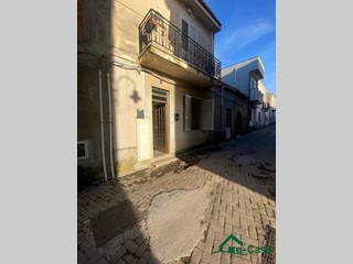 Casa Semi Indipendente in Vendita a Spadafora, 65'000€, 60 m²