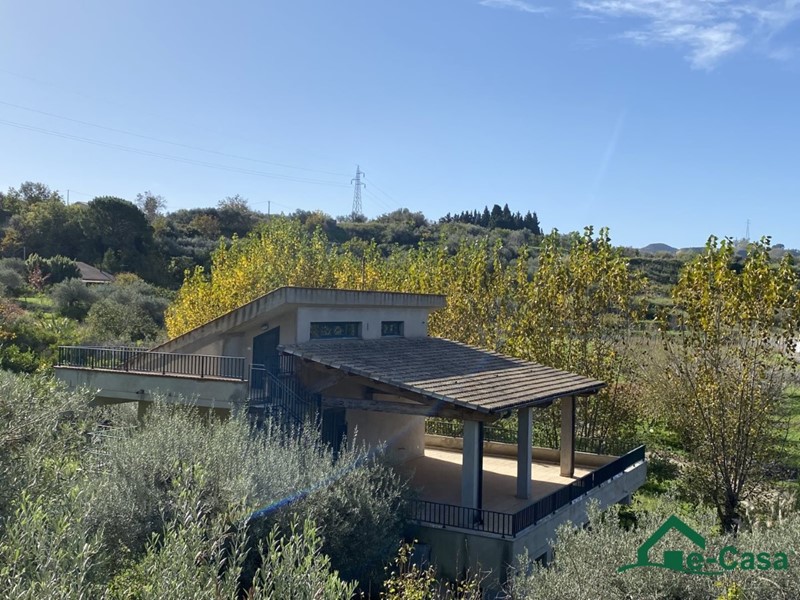Villa in Vendita a Saponara, 370'000€, 250 m²