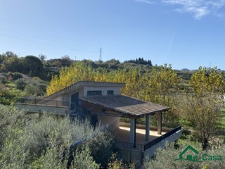 Villa in Vendita a Saponara, 370'000€, 250 m²