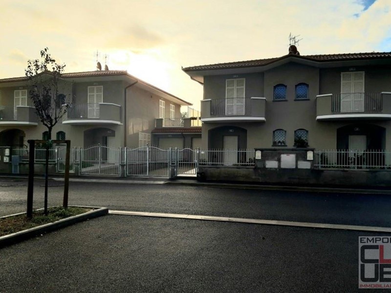 Casa Indipendente in Vendita a Fucecchio, 375'000€, 170 m², con Box