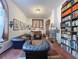 Casa di corte in Vendita a Lucca, 850'000€, 270 m²