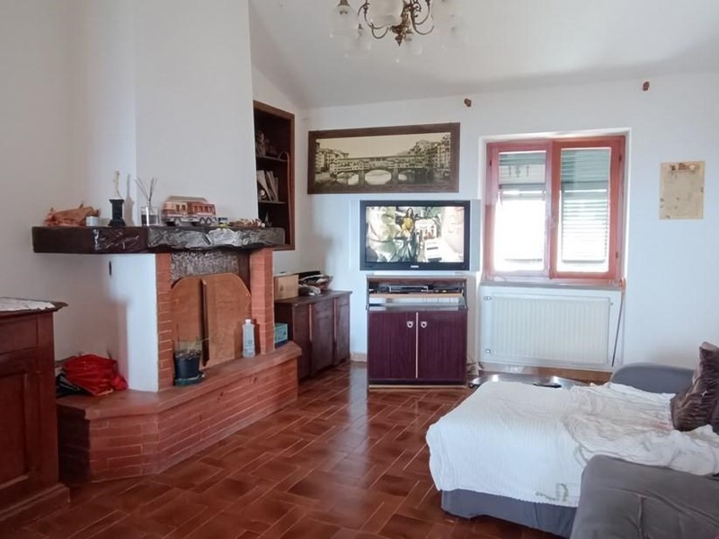 Quadrilocale in Vendita a Luni, zona Nicola, 135'000€, 90 m², arredato